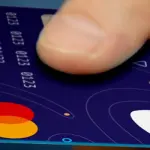 Bancomat, carte di credito e prepagata: qual è la migliore per il periodo estivo?