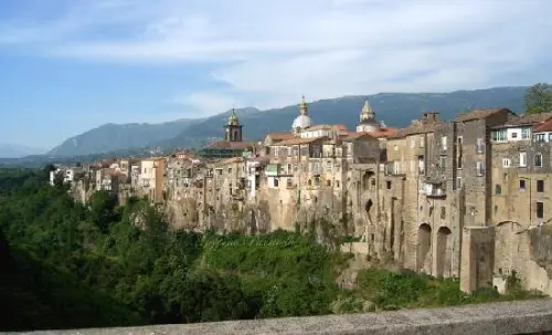 De Luca a Sant'Agata dei Goti, Forza Italia tuona: ''Passerella politica, vada a visitare ospedale Sant'Alfonso''
