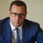 Regione Campania, De Luca aumenta stipendi manager Asl ed Ospedali. Forza Italia insorge