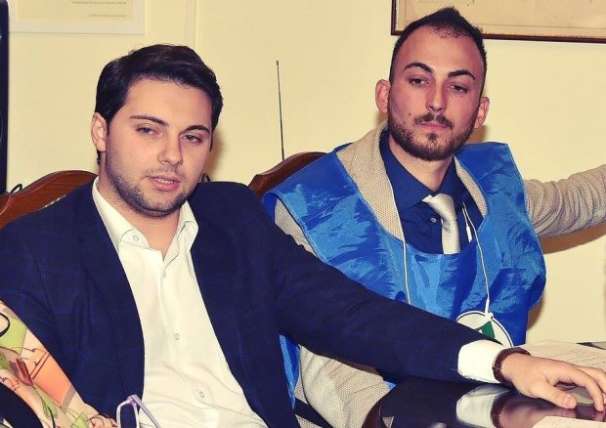 Bambola sospetta sulla recinzione di casa De Girolamo, solidarietà di Campagnuolo e Di Marzo