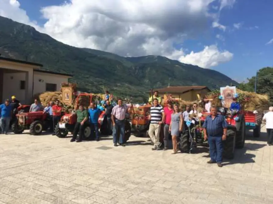 San Lorenzo Maggiore, la tradizione del grano in dono alla Madonna della Strada