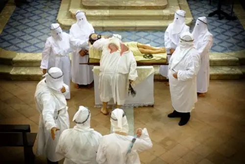 Venerdì Santo di San Lorenzo Maggiore, aumenta l'attenzione mediatica per l'evento religioso