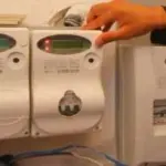 Rubavano corrente con magneti sui contatori: denunciati tre commercianti