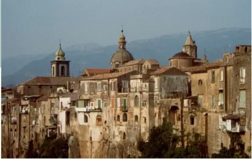 Sant’Agata de’ Goti, il sindaco dichiara “guerra” a scherzi di Carnevale e bombolette spray: multe fino a 500 euro