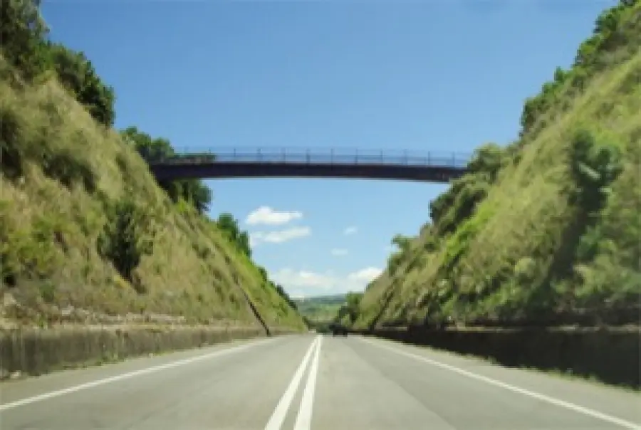 Statale “Telesina”, scontro tra due auto e camion