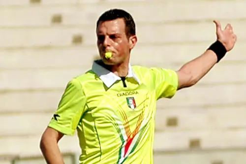 Ivano Pezzuto arbitra Benevento - Latina