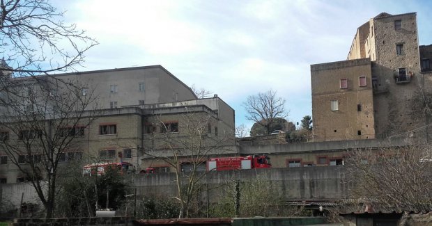 Sant'Agata de' Goti, in fiamme il piano terra dell'ex nosocomio San Giovanni di Dio